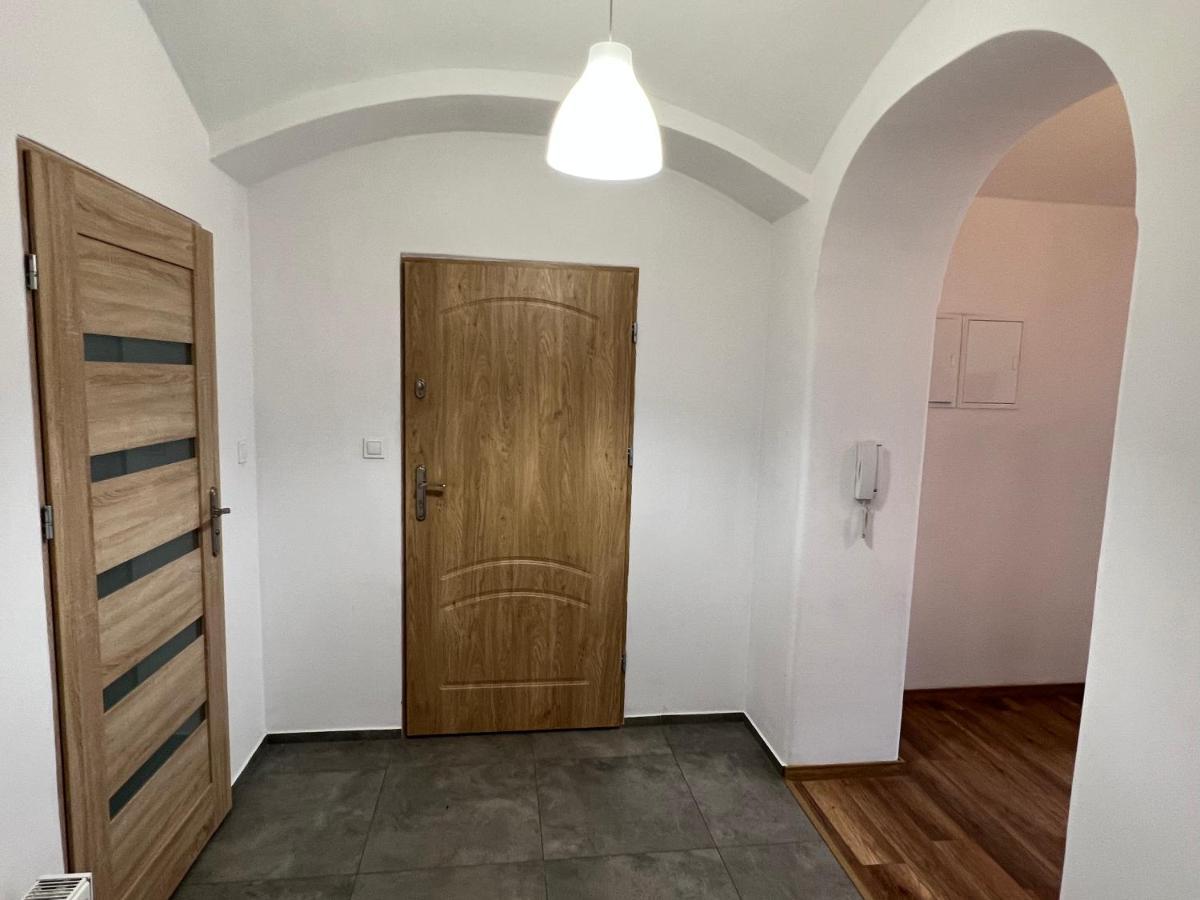 Apartament 3 Pokojowy Z Parkingiem Apartamento Zabkowice Slaskie Exterior foto